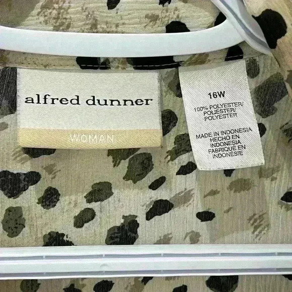 Gorgeous Alfred Dunner animal print plus size short-sleeve blouse size 16W - Picture 3 of 4